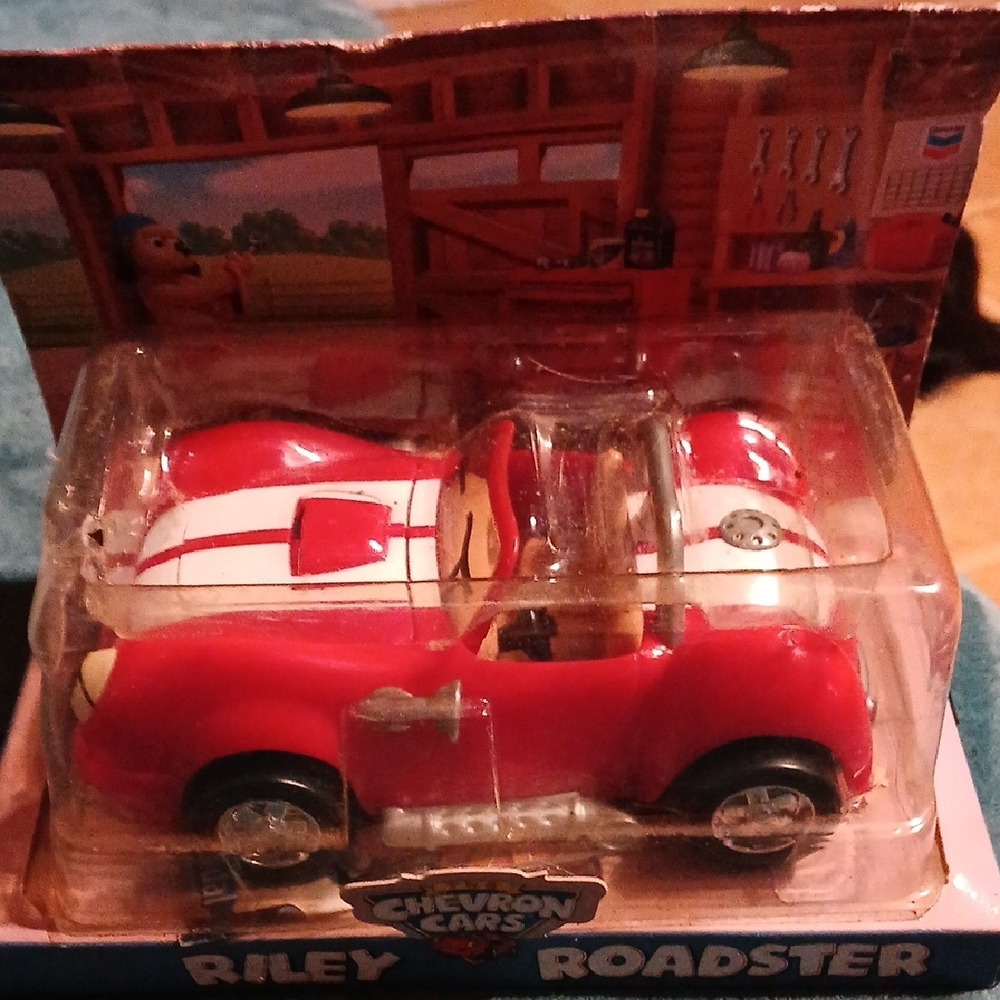 Chevron Cars Riley Roadster - Classic Red Toy Car